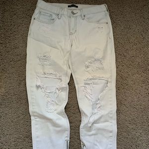 Kendall and Kylie rip jeans